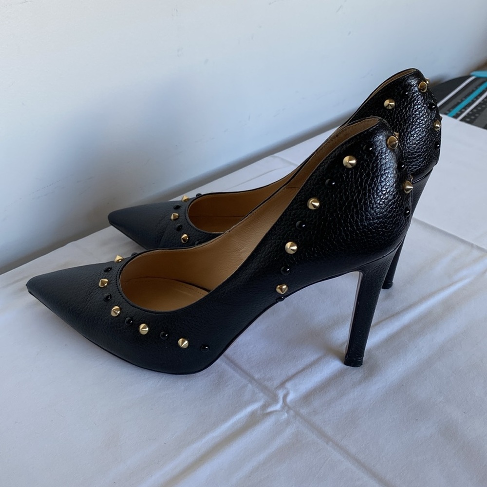 Black pumps. JOLIE by Edward Spiers. Size 38 (8). Made in Italy.